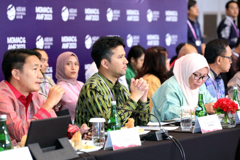 Wagub Emil Pimpin Perumusan Strategi Transformasi Digital Bersama Kepala Daerah Negara ASEAN