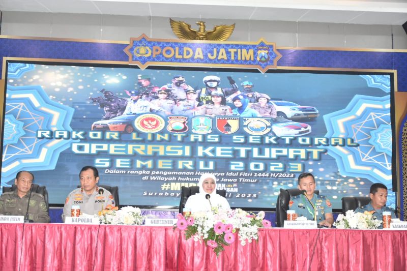 Gubernur Khofifah Sampaikan Empat Pesan di Rakor Ketupat Semeru 2023 Polda Jatim