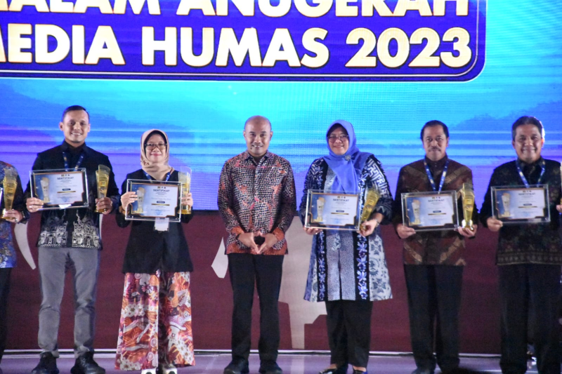 Bersama Empat Kabupaten/Kota, Pemprov Jatim Raih Anugerah Media Humas 2023