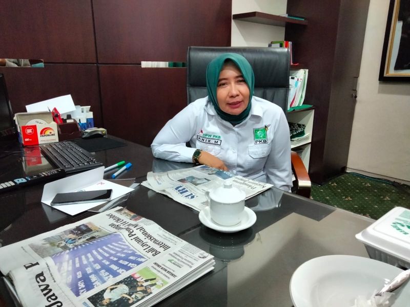 Wakil Ketua DPRD, Anik Maslachah : APBD Jatim 2022 Harus Disahkan Sesuai Permendagri